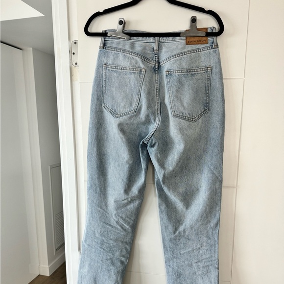 Denim forum light wash boyfriend jeans 🩵 - Picture 4 of 4